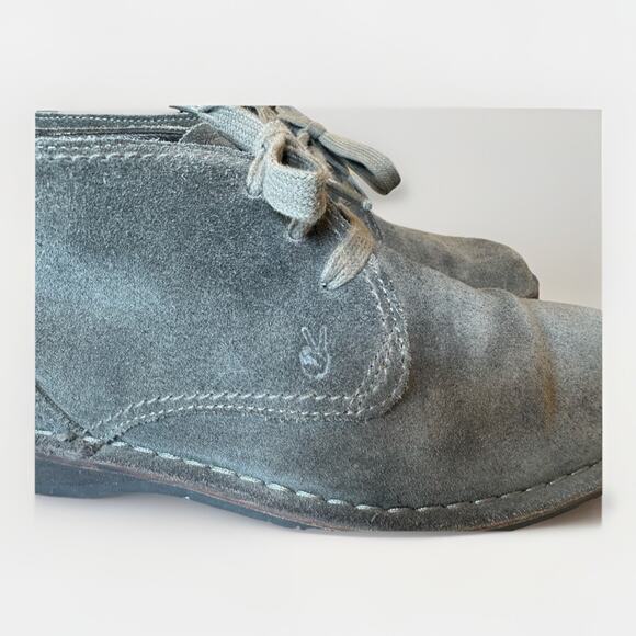 John Varvatos Star USA Men\'s Gray Suede Chukka Ankle Boots Size 8M, EUC